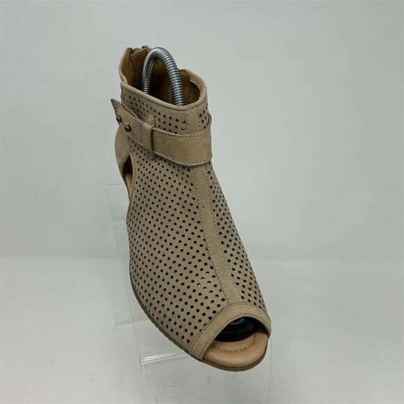 Earth Women's Brown Beige Leather Peep Toe Sandal Heels Size 7.5 Casual - Picture 2 of 12